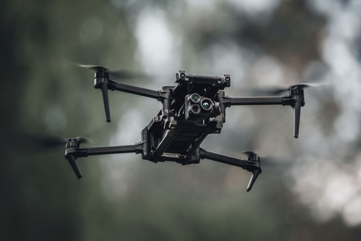 drone parrot anafi ukr in operazione in volo